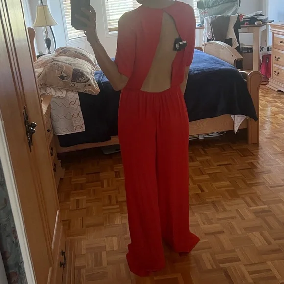 Stunning BCBG red orange long jumpsuit - Picture 3 of 3